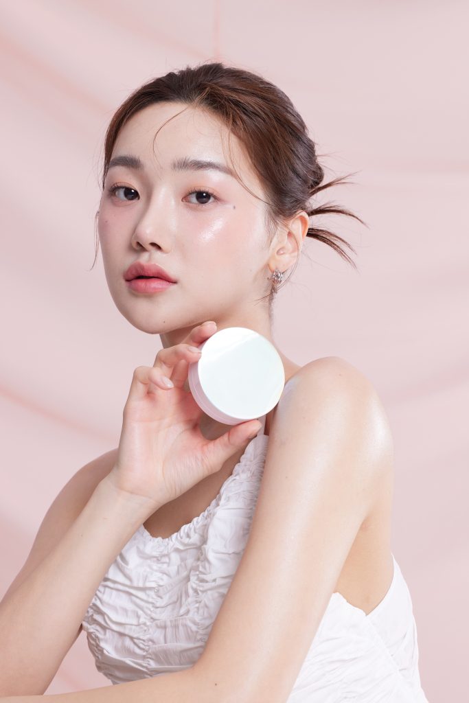 Cushion Dưỡng Ẩm UNICONIC SILKY BLUR SPF 50+, PA+++